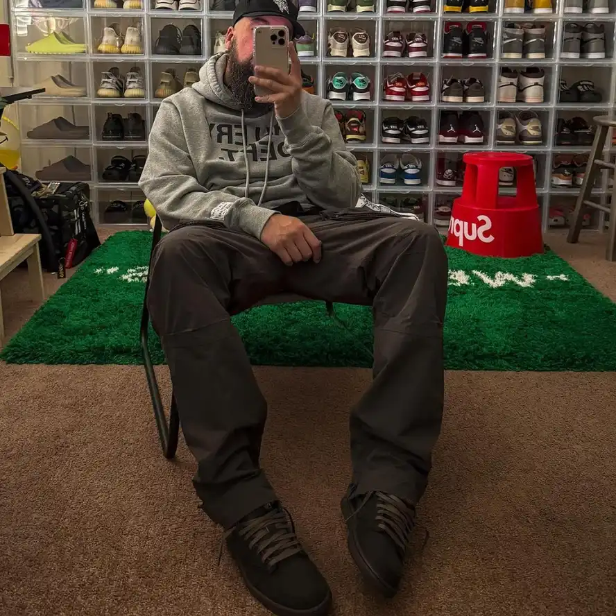 StockX: Sneakers, Streetwear, Trading Cards, Handbags, Watches StockX: Sneakers, Streetwear, Trading Cards, Handbags, Watches
