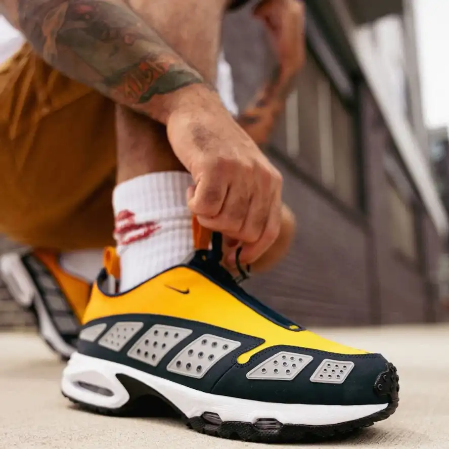 StockX: Sneakers, Streetwear, Trading Cards, Handbags, Watches StockX: Sneakers, Streetwear, Trading Cards, Handbags, Watches